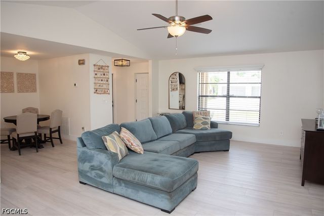 2804 SW 2nd TER, Cape Coral, FL 33991