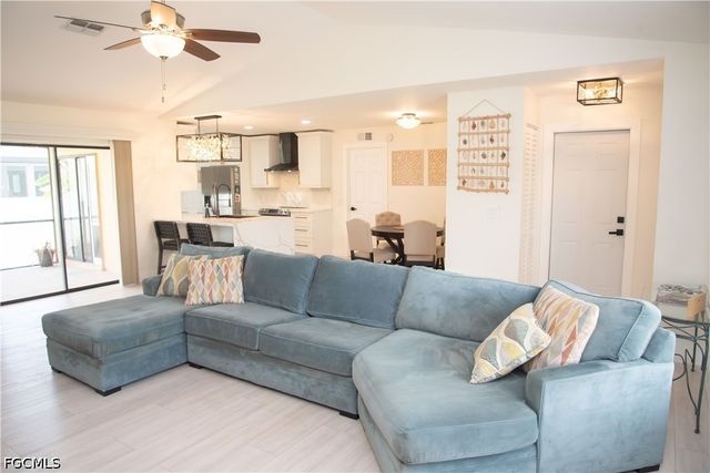 2804 SW 2nd TER, Cape Coral, FL 33991