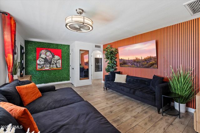 2827 N 69TH Place, Scottsdale, AZ 85257