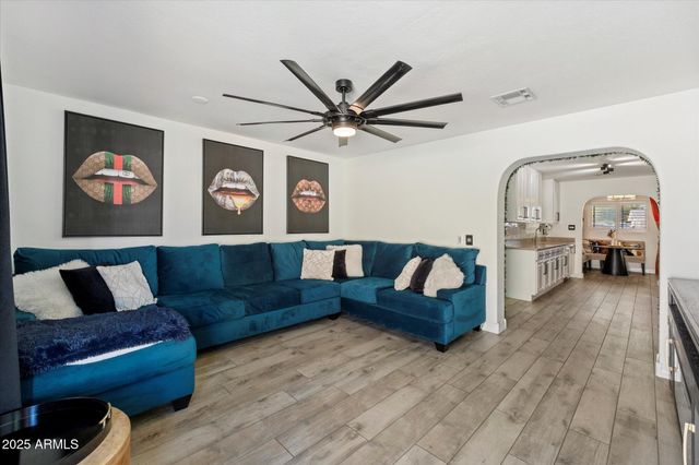 2827 N 69TH Place, Scottsdale, AZ 85257