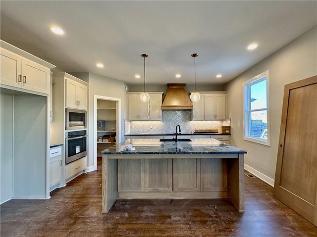 12740 NW Larkspur Lane, Platte City, MO 64079