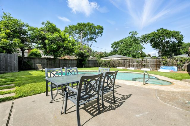 10718 Chevy Chase Drive, Houston, TX 77042