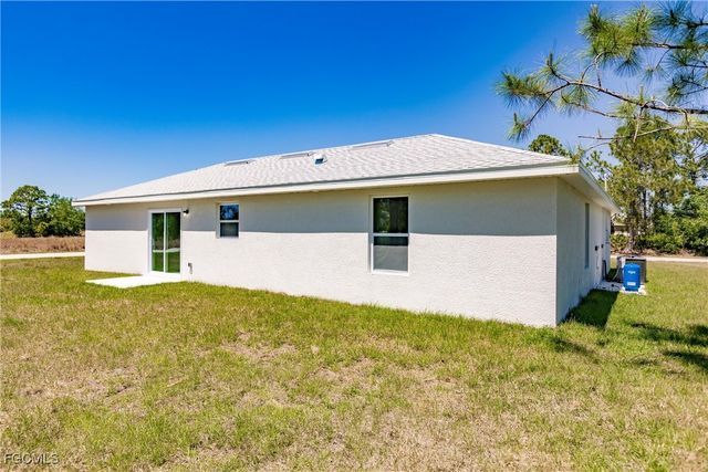 902 Lytle ST E, Lehigh Acres, FL 33974