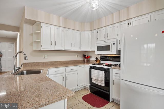 308 LAKE SIDE DR, Swedesboro, NJ 08085