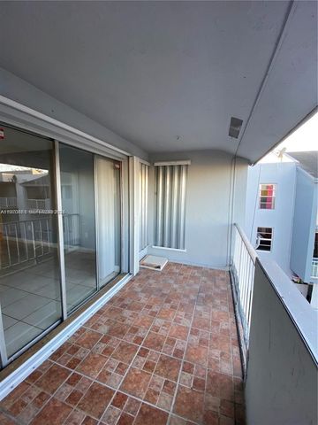 1735 W 60th St M301, Hialeah, FL 33012