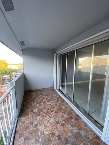 1735 W 60th St M301, Hialeah, FL 33012