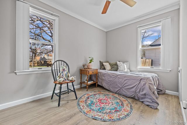 33494 Pierce Street, Garden City, MI 48135