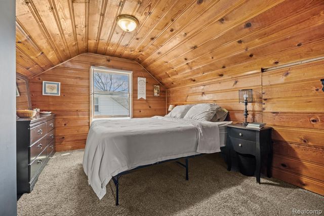 33494 Pierce Street, Garden City, MI 48135