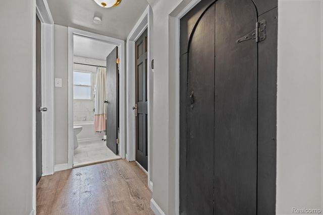 33494 Pierce Street, Garden City, MI 48135