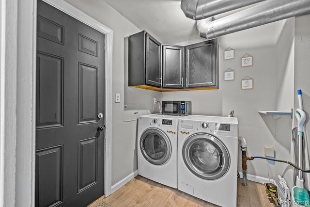 33494 Pierce Street, Garden City, MI 48135