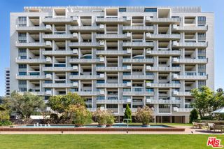 10375 Wilshire Boulevard 2F, Los Angeles, CA 90024