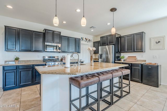 2135 W ANGELO Way, San Tan Valley, AZ 85144