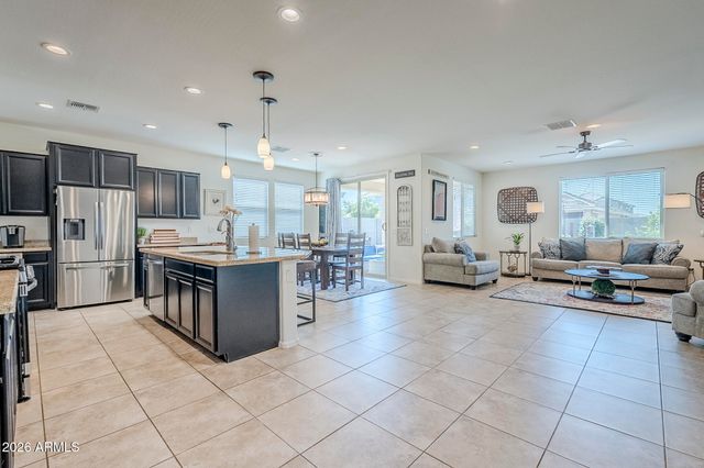 2135 W ANGELO Way, San Tan Valley, AZ 85144