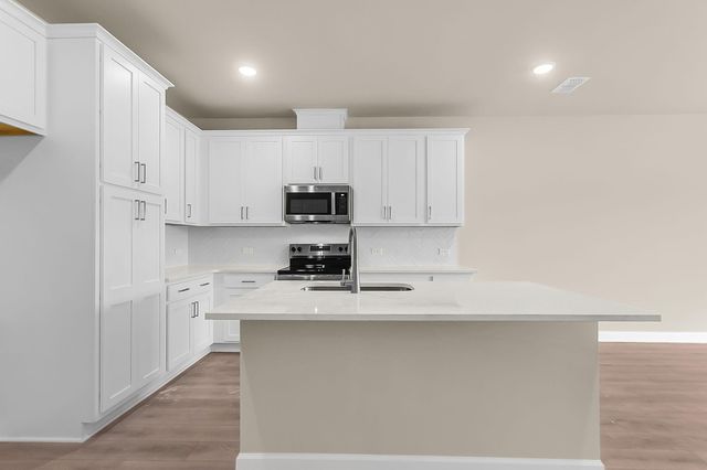 5047 Blackberry Lane, Ravenel, SC 29470