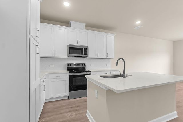 5047 Blackberry Lane, Ravenel, SC 29470