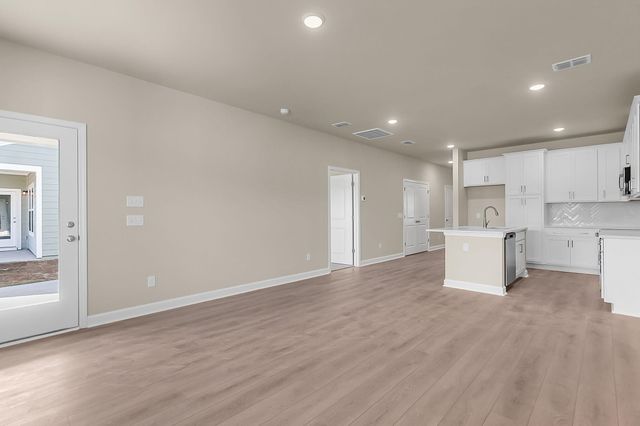 5047 Blackberry Lane, Ravenel, SC 29470