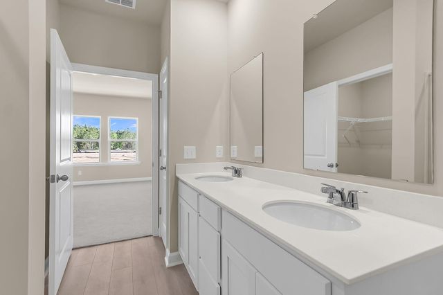 5047 Blackberry Lane, Ravenel, SC 29470