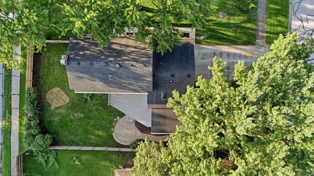 604 Timber Trail Drive, Naperville, IL 60565