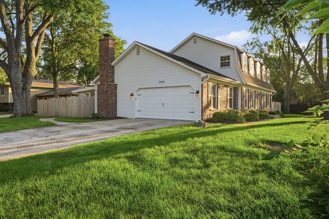 604 Timber Trail Drive, Naperville, IL 60565