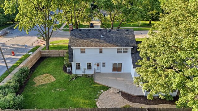 604 Timber Trail Drive, Naperville, IL 60565