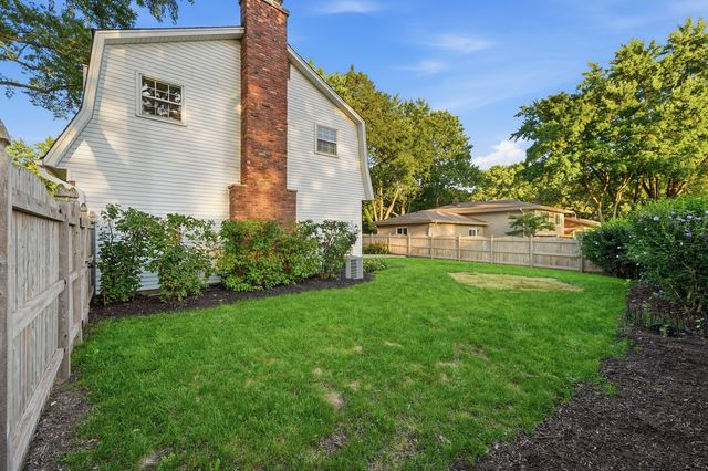 604 Timber Trail Drive, Naperville, IL 60565
