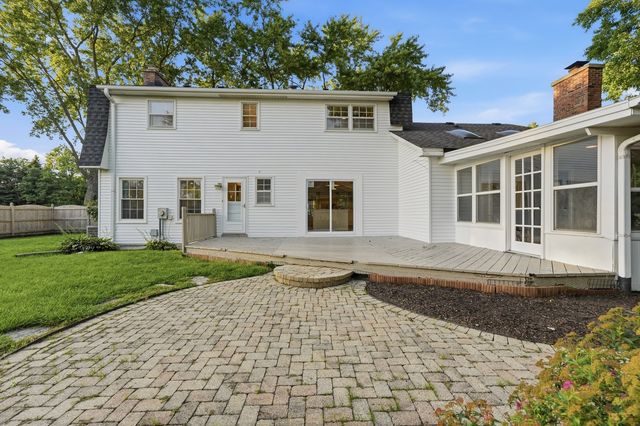 604 Timber Trail Drive, Naperville, IL 60565