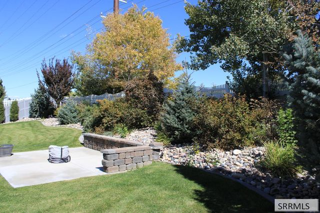 1194 Indian Hollow Drive, Ammon, ID 83401