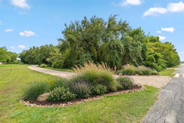 325 Bay Avenue S, Kemah, TX 77565