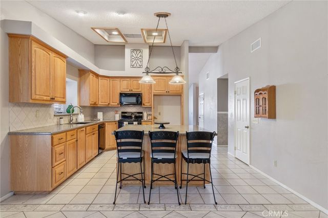 42307 61st st w, Quartz Hill, CA 93535