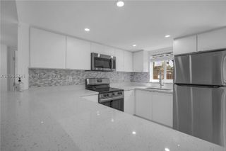 414 SE 14th St 3, Fort Lauderdale, FL 33316