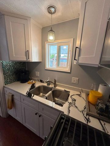 31 Black Hawk Street, Palm Springs, CA 92264