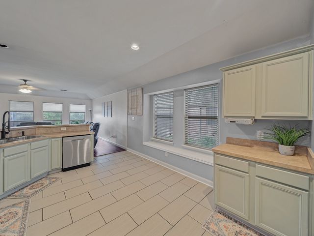 6140 Lochmoor Drive, Fort Worth, TX 76179