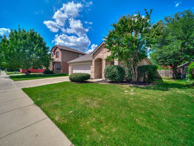 6140 Lochmoor Drive, Fort Worth, TX 76179