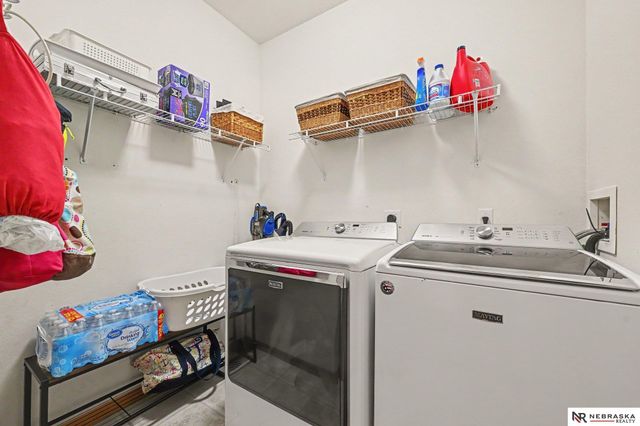 2307 Walnut Creek Drive, Papillion, NE 68046