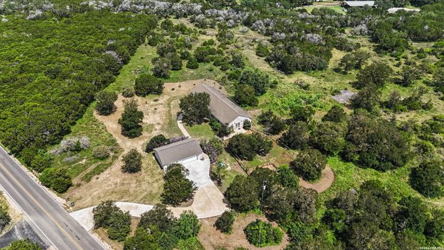 2188 Bretzke Ln, New Braunfels, TX 78132