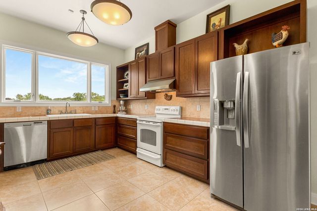2188 Bretzke Ln, New Braunfels, TX 78132