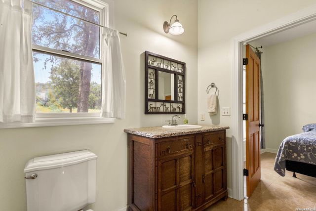 2188 Bretzke Ln, New Braunfels, TX 78132