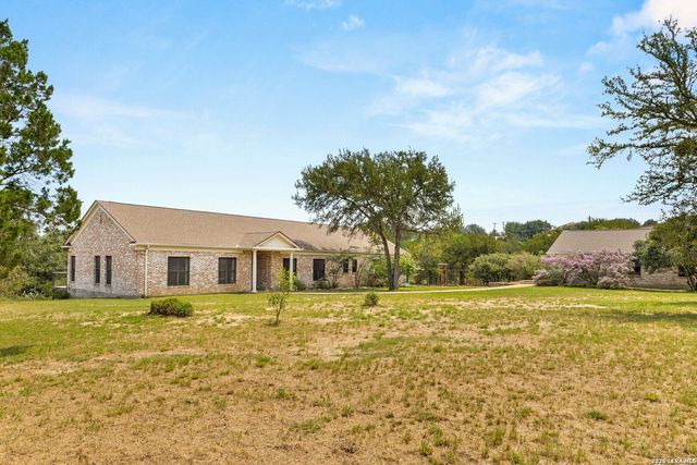 2188 Bretzke Ln, New Braunfels, TX 78132