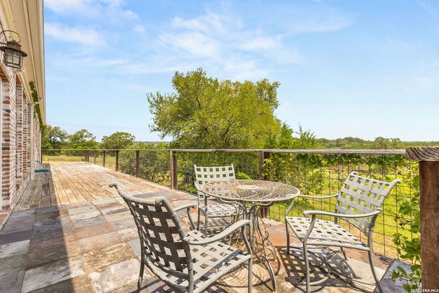 2188 Bretzke Ln, New Braunfels, TX 78132