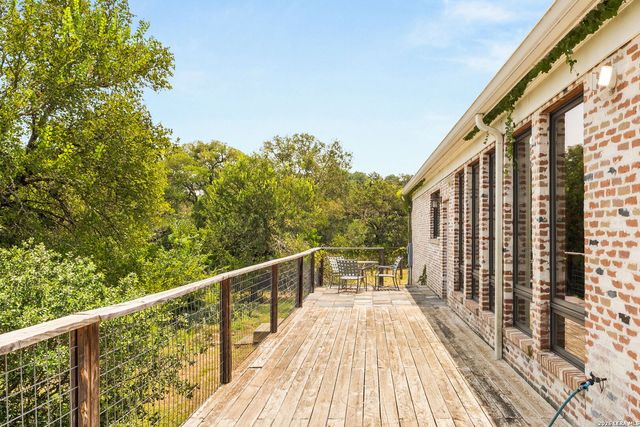 2188 Bretzke Ln, New Braunfels, TX 78132