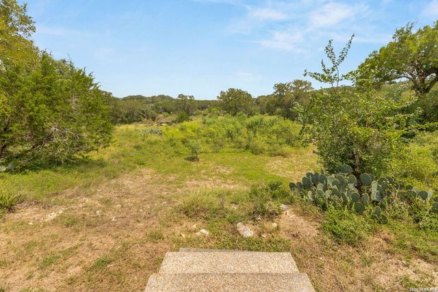 2188 Bretzke Ln, New Braunfels, TX 78132