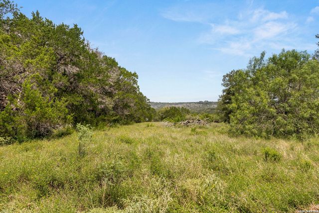 2188 Bretzke Ln, New Braunfels, TX 78132