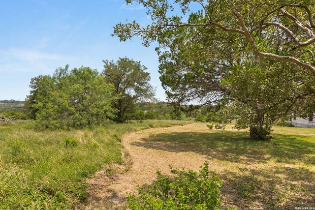 2188 Bretzke Ln, New Braunfels, TX 78132