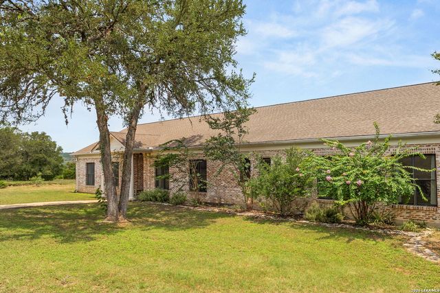 2188 Bretzke Ln, New Braunfels, TX 78132