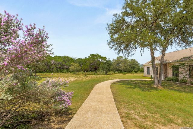 2188 Bretzke Ln, New Braunfels, TX 78132