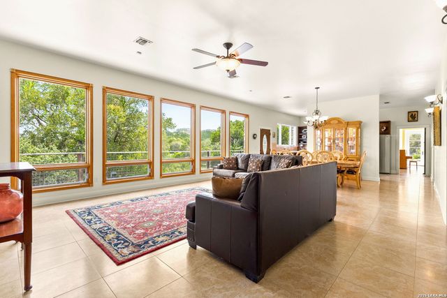 2188 Bretzke Ln, New Braunfels, TX 78132