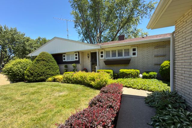 34841 N leonard Avenue, Ingleside, IL 60041
