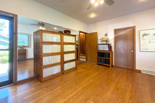 34841 N leonard Avenue, Ingleside, IL 60041