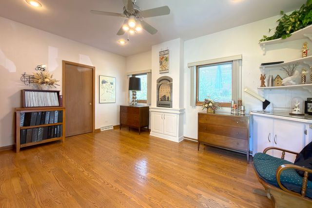 34841 N leonard Avenue, Ingleside, IL 60041