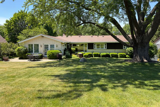 34841 N leonard Avenue, Ingleside, IL 60041